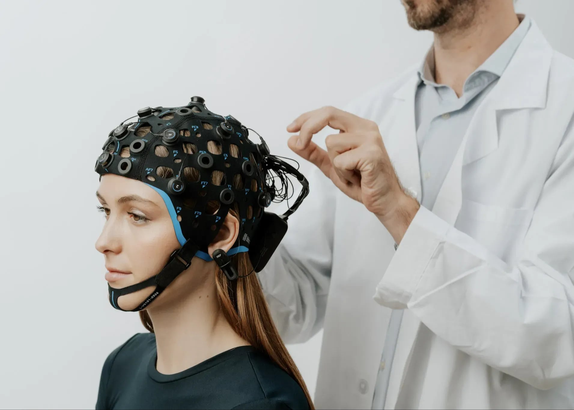 The Wet EEG Cap: Water, Saline, and Gel Differences